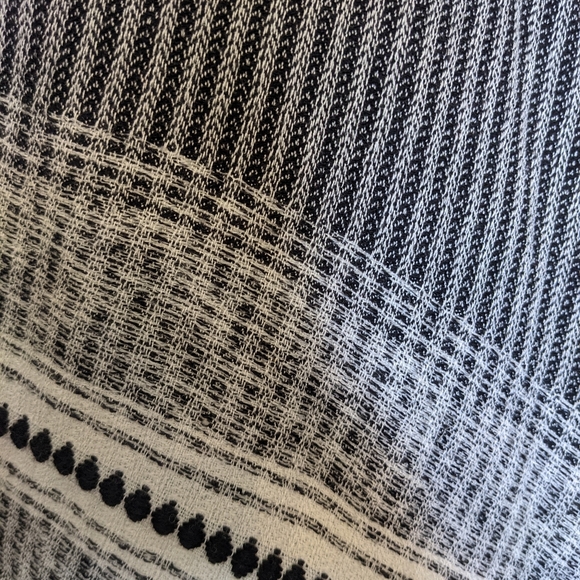 Poncho - Picture 5 of 7